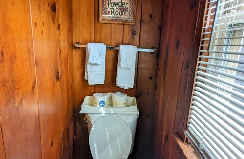 Lewiston Apartment | Room 3 - Riverside Motel - 2 Queen Beds