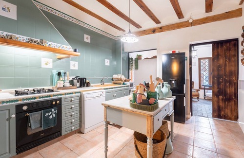 Alcublas Apartment | Room '3B' with Shared Pool, Private Garden and Wi-Fi