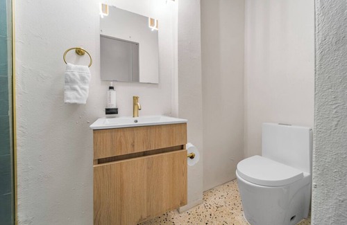 Santurce Hotel | Room 4: Compact Bunk Room in Arts District