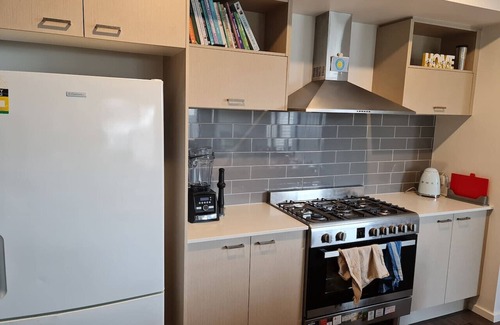 Delacombe House | Room 4 in brand new luxury home