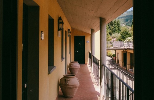 San Donato in Fronzano Apartment | Room '74 H Fattoria Degli Usignoli' with Shared Pool, Wi-Fi and Air Conditioning