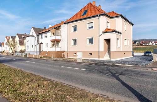 Rotenburg an der Fulda Apartment | Room '8' with Shared Garden and Wi-Fi