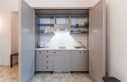 Licata Apartment | Room 'Al Duomo - Camera King' with Shared Terrace, Wi-Fi and Air Conditioning