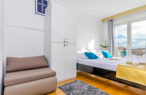 Kastel Stafilic House | Room-all Saints Suites B&b Kastela - Dou