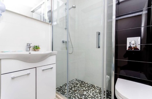 Kastel Stafilic House | Room-all Saints Suites B&b Kastela - Dou