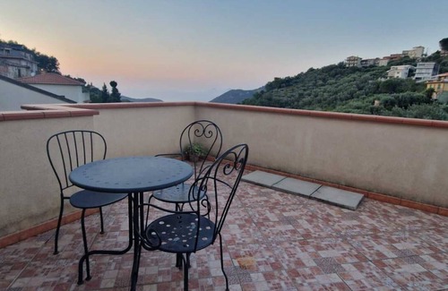 Ficarra Apartment | Room 'Appartamento 1 - Stanza 12' with Shared Terrace, Wi-Fi and Air Conditioning