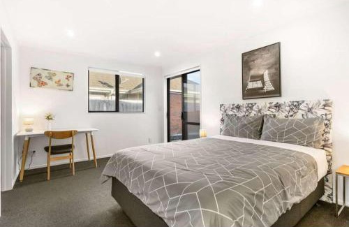Papakura House | Room available near airport