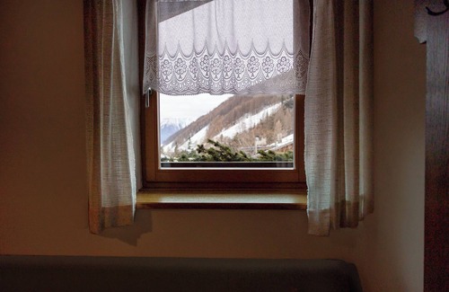 Val di Vizze Apartment | Room 'Bartlhof Torwand' with Mountain View, Shared Terrace and Wi-Fi