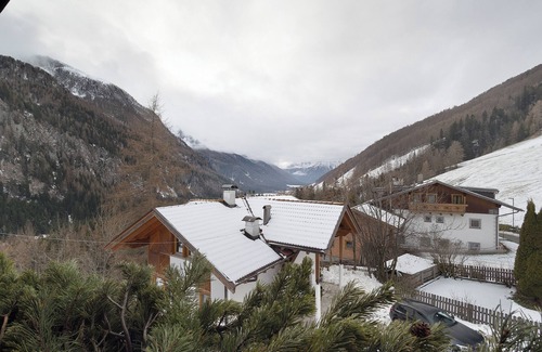 Val di Vizze Apartment | Room 'Bartlhof Torwand' with Mountain View, Shared Terrace and Wi-Fi