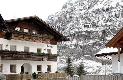 Val di Vizze Apartment | Room 'Bartlhof Torwand' with Mountain View, Shared Terrace and Wi-Fi