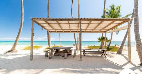 El Cortecito House | Room beach front with private bathroom -Adults only