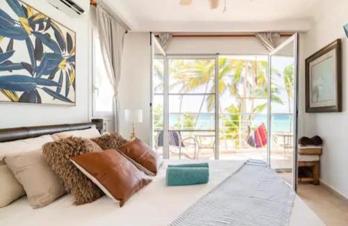 El Cortecito House | Room beach front with private bathroom -Adults only