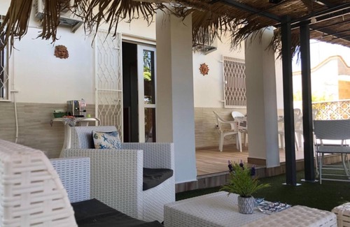 Manduria Apartment | Room 'Camera 1' with Shared Garden, Wi-Fi and Air Conditioning