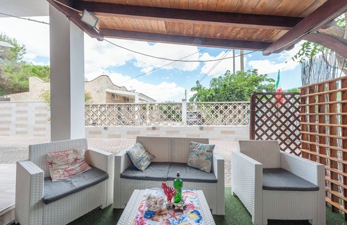 Manduria Apartment | Room 'Camera 1' with Shared Garden, Wi-Fi and Air Conditioning