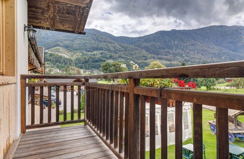 Caderzone Terme Apartment | Room 'Camera Quadrupla N 1' with Mountain View, Shared Garden and Wi-Fi
