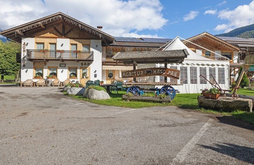 Caderzone Terme Apartment | Room 'Camera Quadrupla N 1' with Mountain View, Shared Garden and Wi-Fi