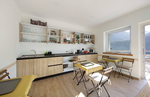 Domegge di Cadore Apartment | Room 'Camera S Verde Bagno Esterno Privat' with Lake View, Shared Terrace and Wi-Fi