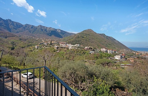 Gragnano Apartment | Room 'Camera Sorrento Con Vista Mare' with Shared Terrace, Shared Garden and Wi-Fi