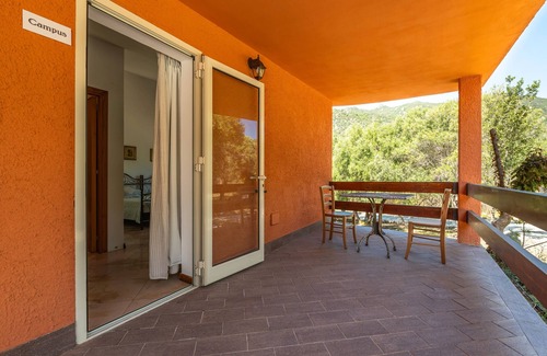 San Sperate Apartment | Room 'Campus' with Sea View, Wi-Fi and Air Conditioning