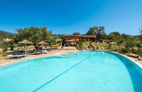 San Sperate Apartment | Room 'Campus' with Sea View, Wi-Fi and Air Conditioning
