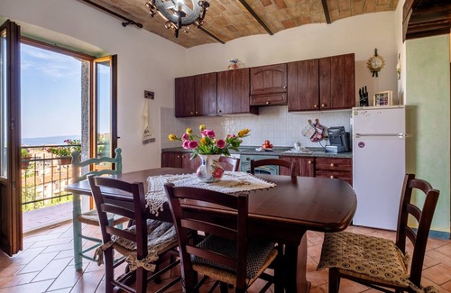 Castel del Piano Apartment | Room 'Castagno' with Private Terrace, Shared Garden and Wi-Fi