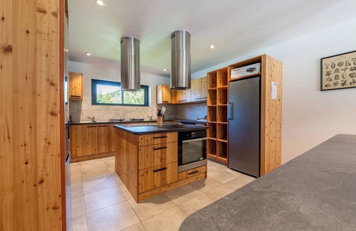 Faverges-Seythenex Apartment | Room 'Chambre A' with Mountain View, Private Terrace and Wi-Fi