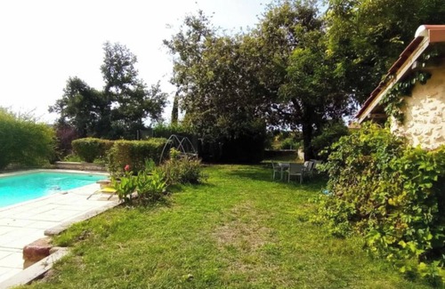 Riberac Bed & Breakfast | Room 'Chambre A' with Shared Pool, Wi-Fi and Air Conditioning