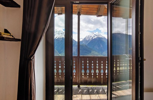 Saint-Pierre Apartment | Room 'Coppa Dell'amicizia' with Shared Terrace, Shared Garden and Wi-Fi