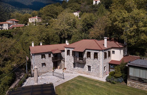 Potamia Apartment | Room 'Double -Morea' with Mountain View, Private Terrace and Wi-Fi