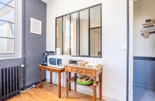 Saint-Vincent-Sterlanges Apartment | Room 'Double - No.08' with Wi-Fi