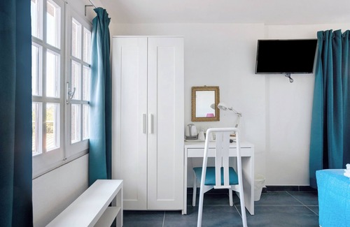 Rocchetta di Vara Apartment | Room 'Economy Matrimoniale/Doppia Con Letti Singoli' with Mountain View, Wi-Fi and Air Conditioning
