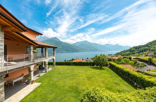 Musso Apartment | Room 'Elena' with shared pool, Wi-Fi and air conditioning