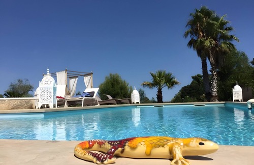 Saint-Nazaire Apartment | Room 'Esprit Du Soleil' with Shared Pool, Wi-Fi and Air Conditioning