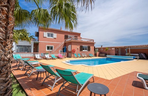 Armacao de Pera Apartment | Room 'Falésia' with Shared Pool, Wi-Fi and Air Conditioning