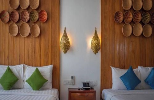 Wat Bo Area House | Room-family Suite With Balcony