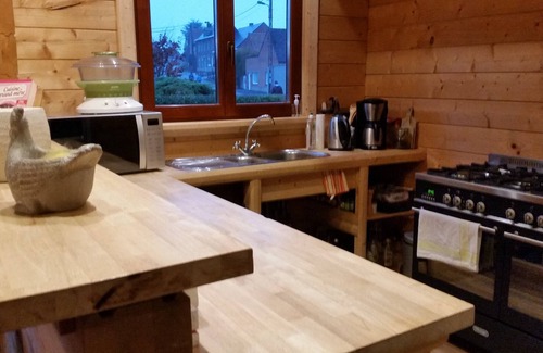 Maubray House | Room for rent in a wooden house.