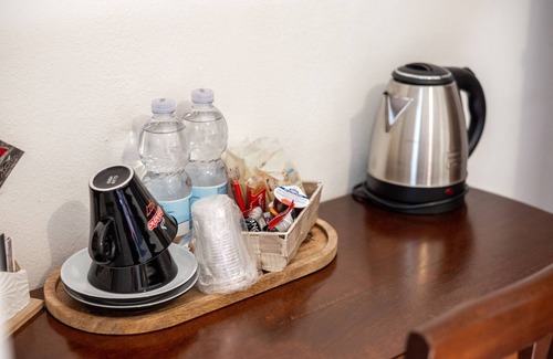 Castel del Piano Apartment | Room 'Ginepro' with Shared Terrace, Shared Garden and Wi-Fi