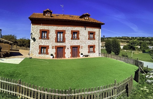 Basconcillos del Tozo House | Room 'Habitación Con Cama Doble' with Mountain View, Shared Garden and Wi-Fi