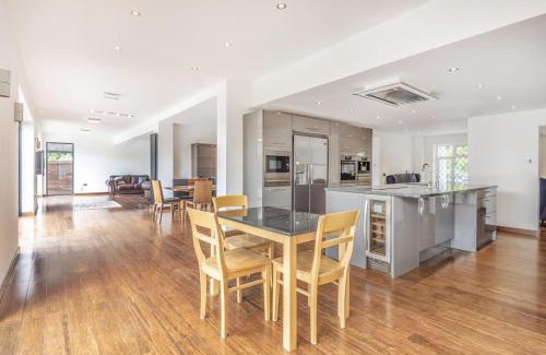 High Wycombe House | Room in a Luxury House