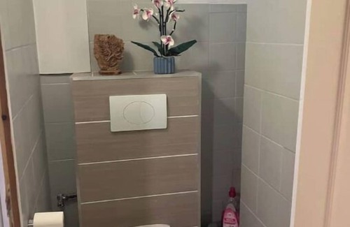 Belle-Beille Bed & Breakfast | Room in Angers near the streetcar with shared kitchen and bathroom