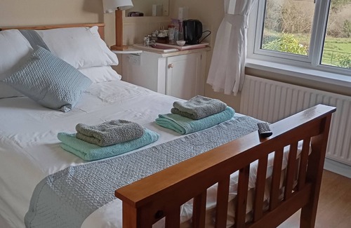 Sneem House | Room in Apartment - 1 Bedroom In A Homely Home With A Lovely Farm