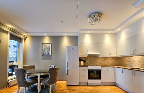 Gamle Oslo House | Room in Apartment - Waterfront Central Hotel Vibe Room King Size Bed