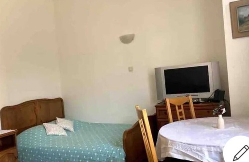 Sint-Jans-Molenbeek House | Room in Brussels - 25min from the city center