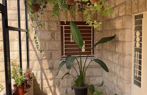 Al Swaifyeh House | Room in Cosy Design House With big Garden and Glasshouse