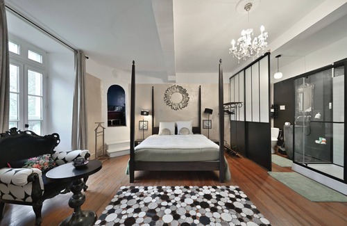 Pech-Luna House | Room 'La Comtesse' with Shared Pool, Shared Terrace and Wi-Fi
