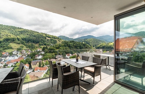 Buehlertal Apartment | Room 'Landhauszimmer Sonnenzeit' with Mountain View and Wi-Fi