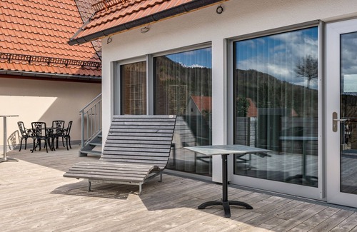 Lautlingen Apartment | Room 'Margitta' with Shared Terrace and Wi-Fi