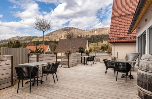 Lautlingen Apartment | Room 'Margitta' with Shared Terrace and Wi-Fi