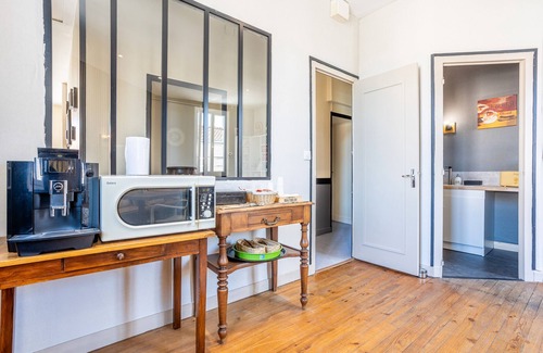 Chantonnay Apartment | Room 'N°01' with Wi-Fi