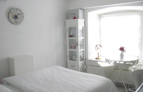 Memmingen House | Room No 7 - Apartment Storchenfärbe